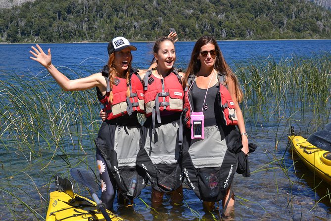 Half a day of kayaking on Lake Moreno in private service - A local break with snacks and yerba mate