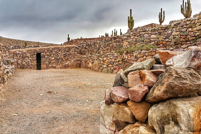 Hornocal, 14 colors mountain, trough Humahuaca´s gorge - English guiding and last-minute changes