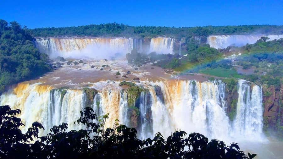 Iguazú Falls: The Natural Wonder of Argentina - The Upper Circuit gives you the best overall shape