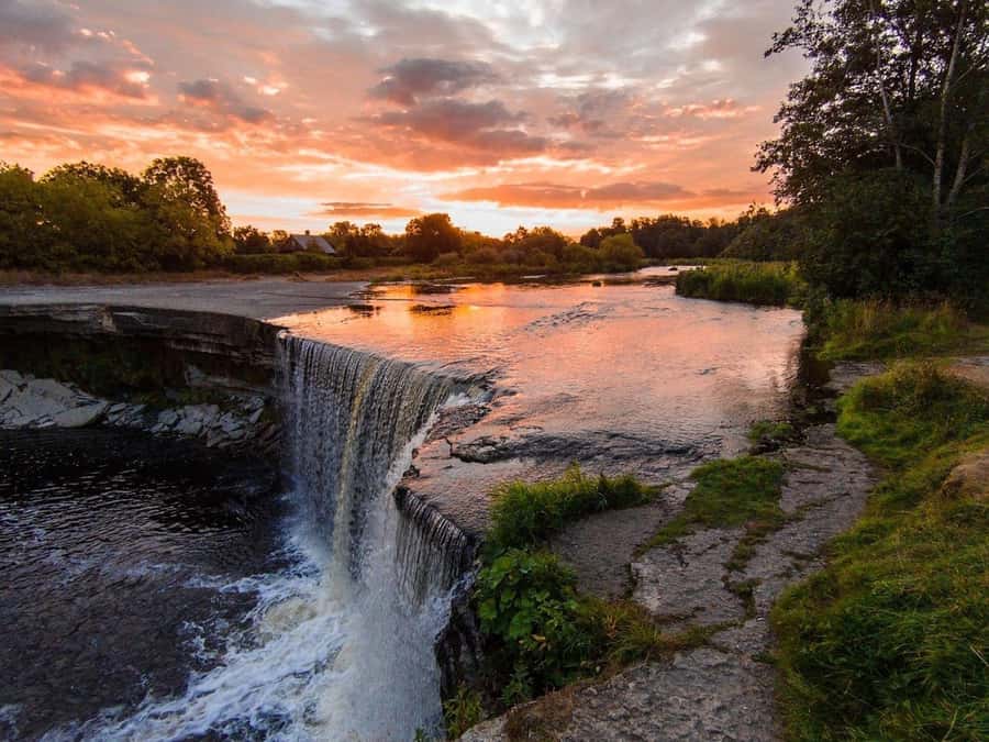 Iguazú Falls: The Natural Wonder of Argentina - What to pack for the three circuits