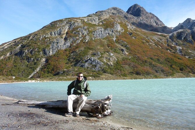 Laguna Esmeralda Trekking Adventure with Lunch - Reaching Laguna Esmeralda