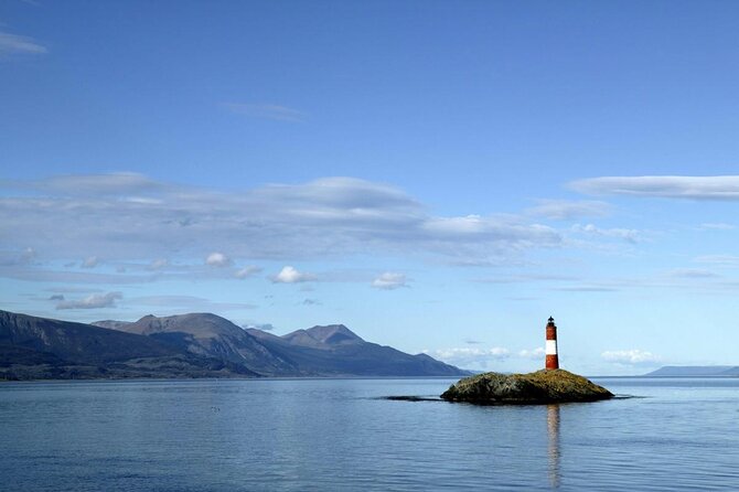 Martillo Island: Boat Trip to the Penguin Colony & Beagle Channel - Les Eclaireurs Lighthouse and the SS Monte Cervantes