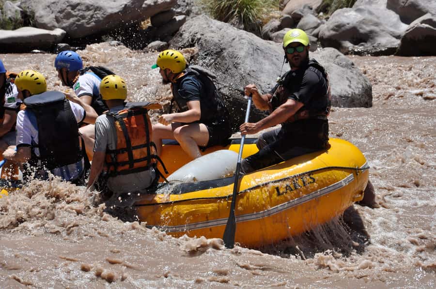 Mendoza: 12-KM River Rafting Tour in the Andes - Showers, free time, and the long wait problem