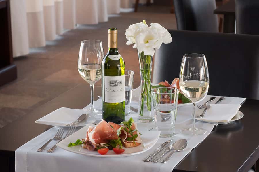 Mendoza: Full Day Wine Tour with 3 Course Lunch - Transport, timing, and the eight-hour schedule