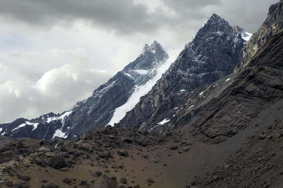 Mendoza: High Mountain Experience, a Tour through the Andes - Las Cuevas and the Chilean border road