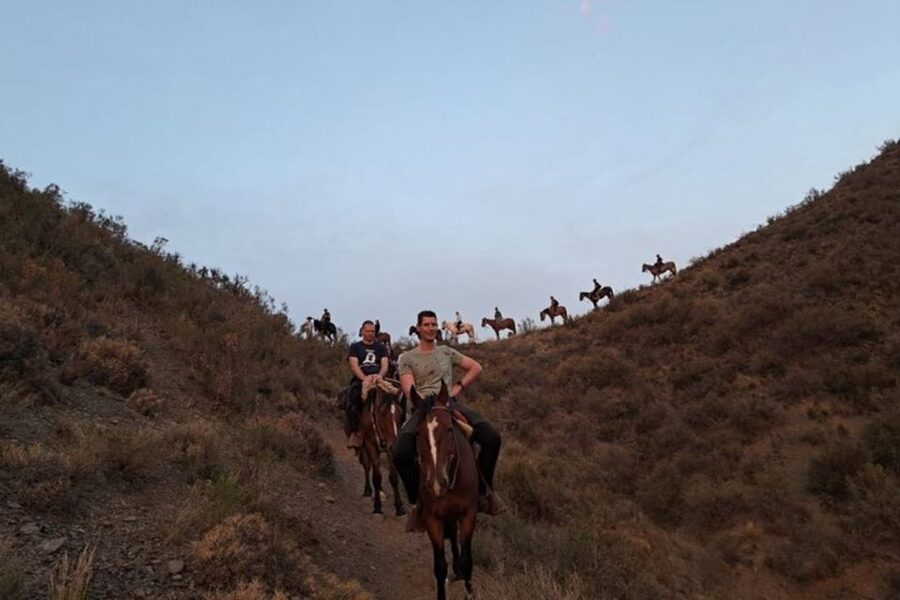 Mendoza: Sunset Horse Back Riding in the Mountains and BBQ - Who should book it?