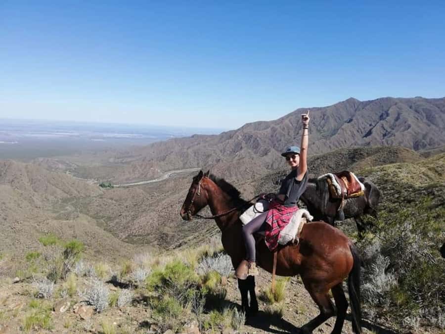 Mendoza: Sunset Horse Back Riding in the Mountains and BBQ - Choosing your horse with Stella’s team