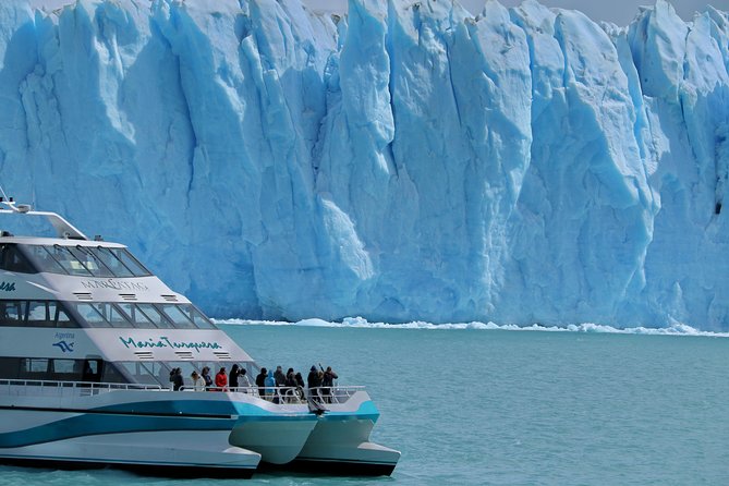 Perito Moreno boat tour from El Calafate: Glaciares Gourmet - Boarding a catamaran on Lake Argentino