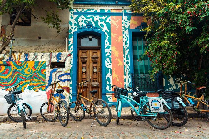 Private Off the Beaten Path: Hidden Urban Art Bike Tour - Starting in San Telmo with a short bike briefing