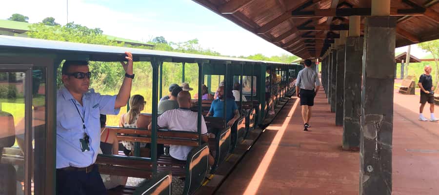 Puerto Iguazu: Iguazu Falls Argentinian Side Full-Day Tour - Why the Argentinian side feels so close to the falls