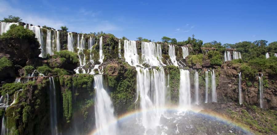Puerto Iguazu: Iguazu Falls Argentinian Side Full-Day Tour - The Lower Circuit: spray, stairs, and closer views
