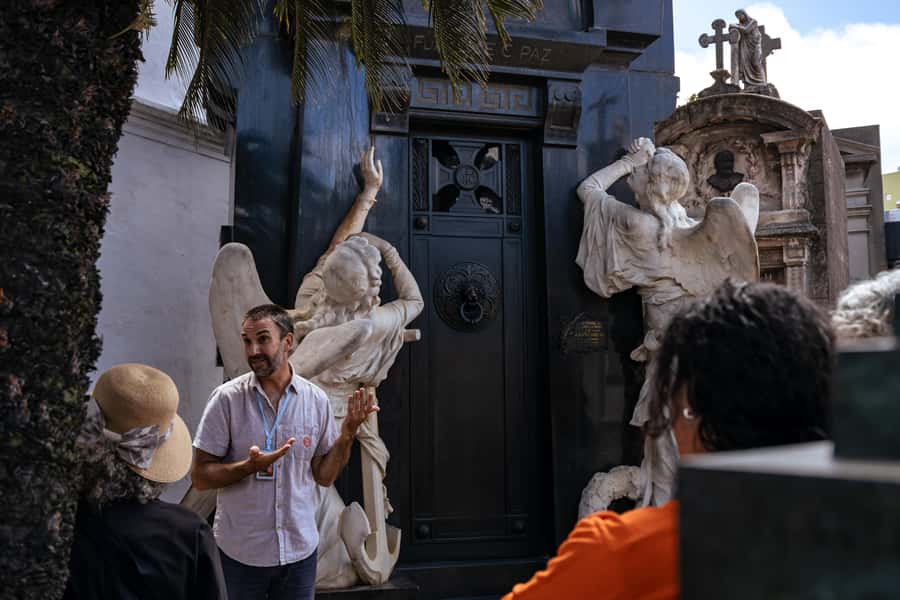 Recoleta Cemetery - Small Group Tour of History & Secrets - Key points to know before booking