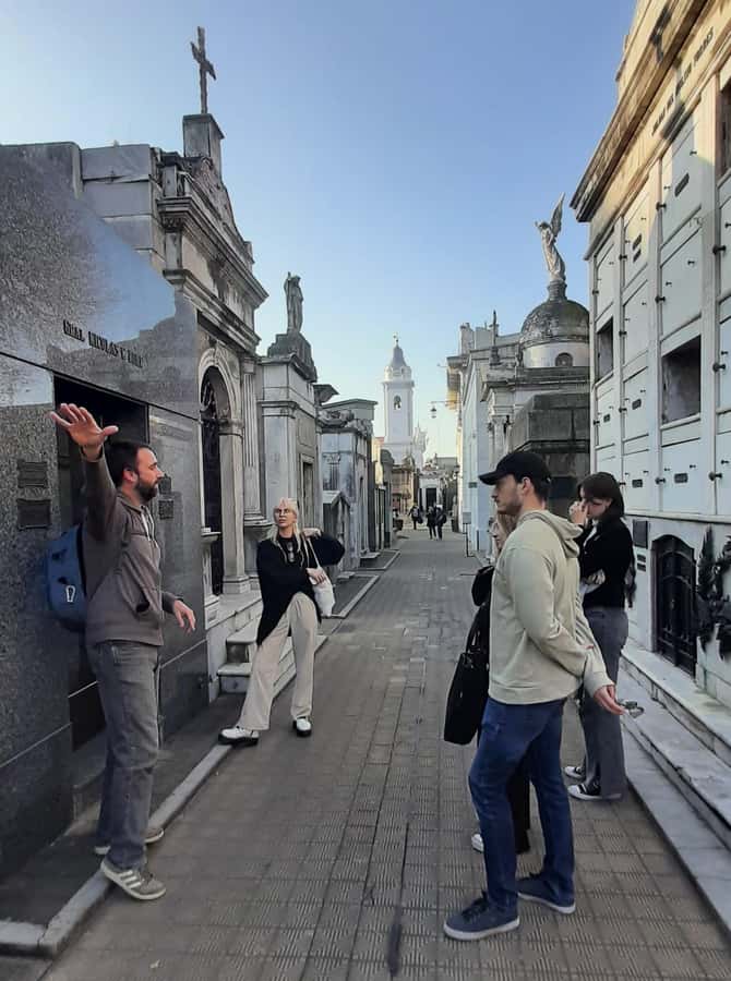 Recoleta Cemetery - Small Group Tour of History & Secrets - Walking the mausoleum-lined streets