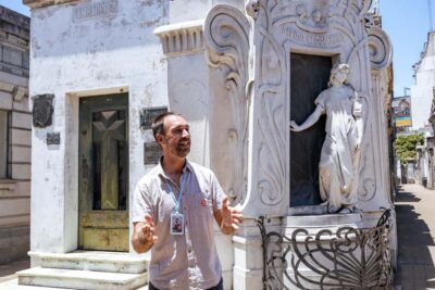 Recoleta Cemetery – Small Group Tour of History & Secrets