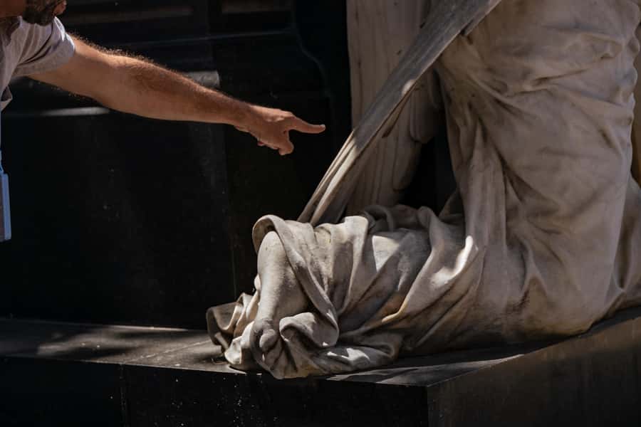 Recoleta Cemetery - Small Group Tour of History & Secrets - Evita Perón’s tomb and the politics of fame