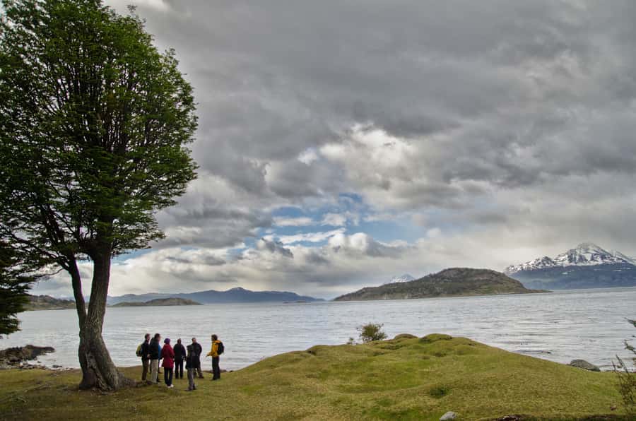 Ushuaia: Tierra del Fuego Trekking and Canoeing - Paddling from river to Beagle Channel